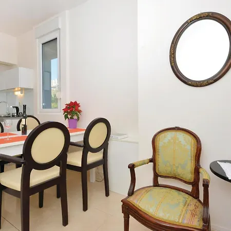 Beautiful In With House Sea View Apartmán *