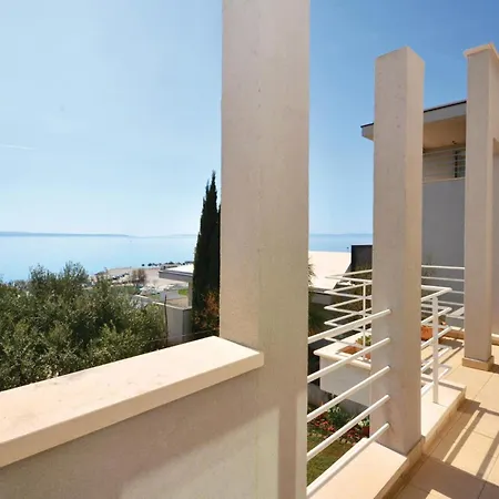 Beautiful In With House Sea View Split